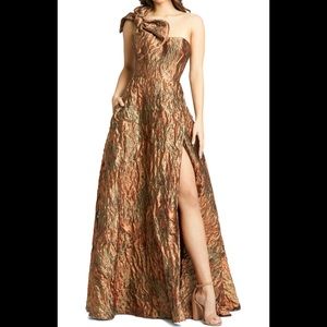 Mac Duggal - 11157 Bow Accented One Shoulder Gown